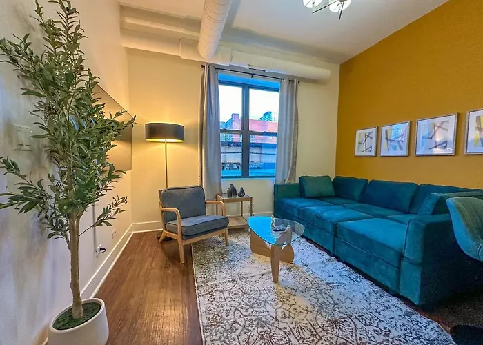 Spacious 420 Friendly 3br In South Loop Near Mccormick Place, Grant Park And Soldier Field With Optional Parking