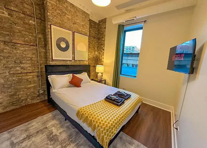 Apartment Spacious 420 Friendly 3br In South Loop Near Mccormick Place, Grant Park And Soldier Field With Optional Parking