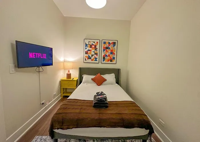 Spacious 420 Friendly 3br In South Loop Near Mccormick Place, Grant Park And Soldier Field With Optional Parking Apartment *